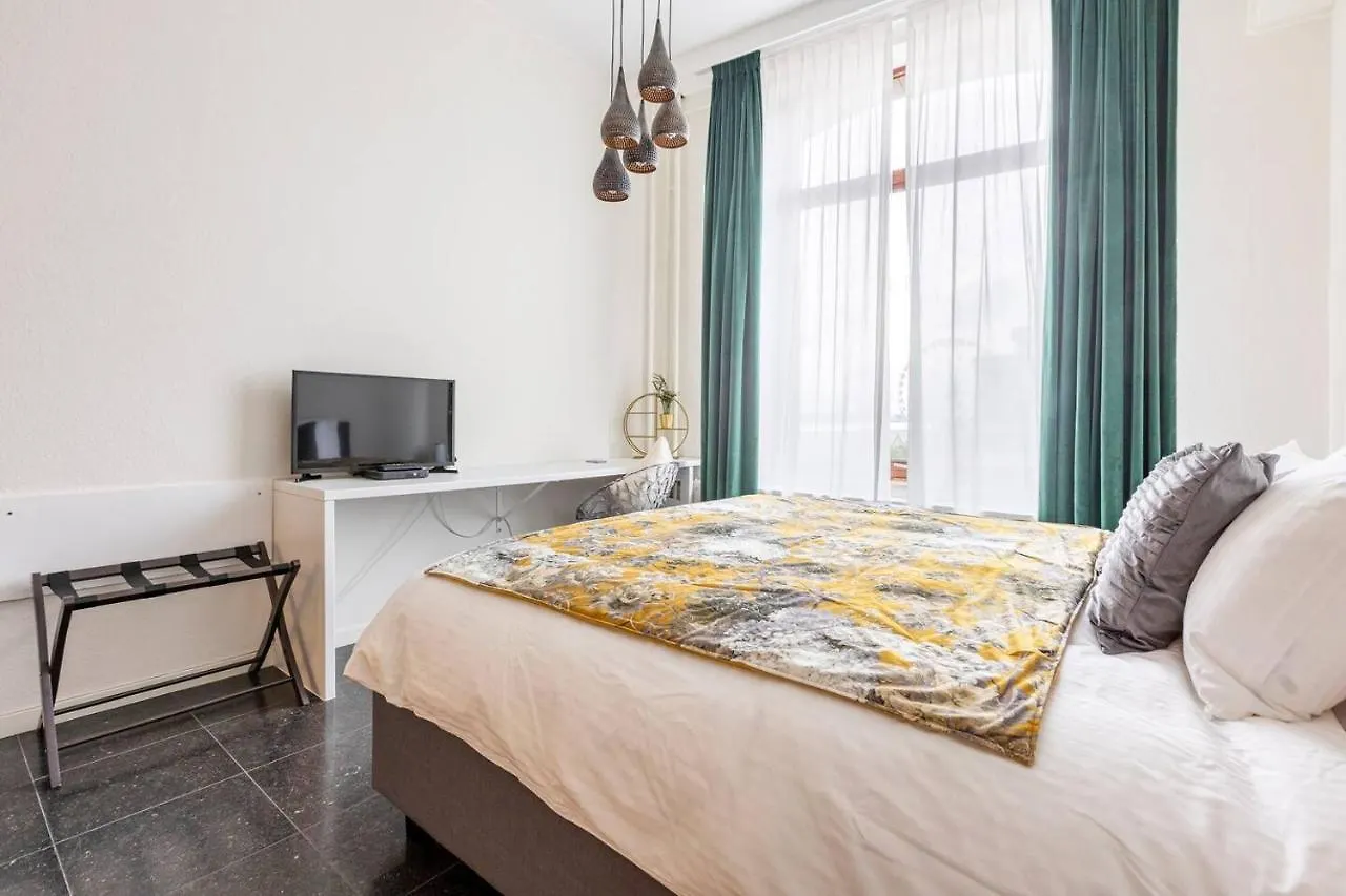 Riverview Studio In Historical Heart Of Antverpy 0*,  Belgie